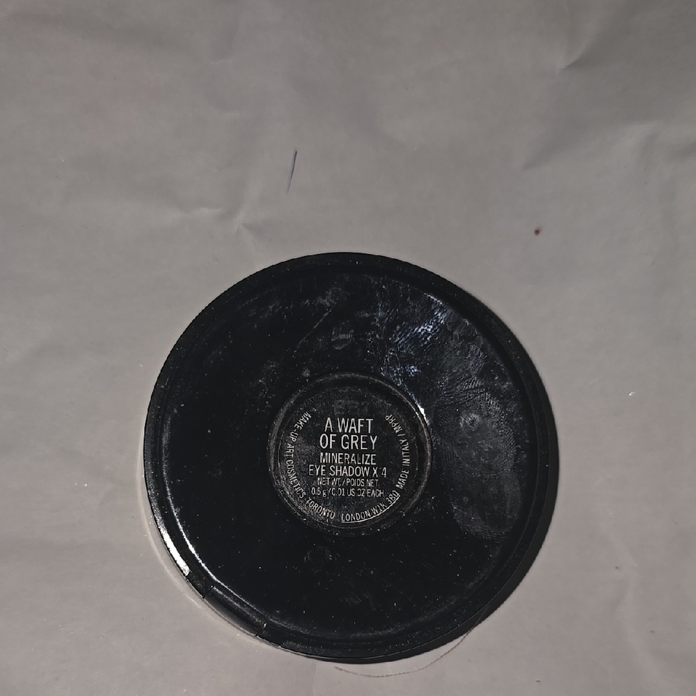 MAC Black Compact Case - Picture 4 of 4